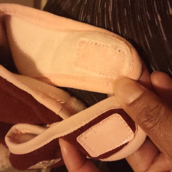 Old Navy Pom Pom fleece Ear Flap fashion strap Winter Warm hat Size Medium - Picture 5 of 13